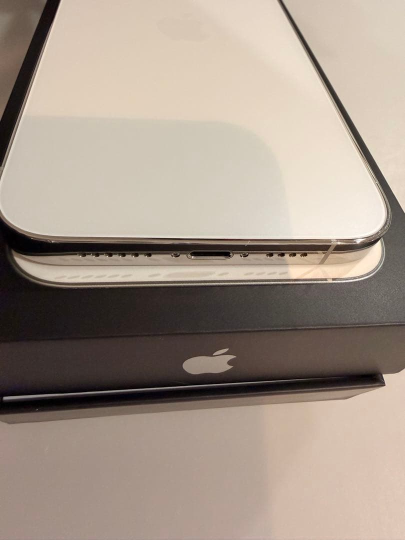 【美品】iPhone 13 pro max 256 シルバー