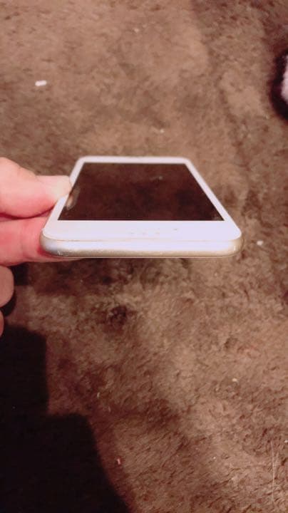 アイフォン7 32GBゴールド SIMロック解除済み