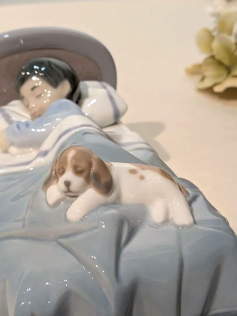 リヤドロ 僕とおねんね 綺麗 男の子 犬 ブルー 睡眠 ビーグル - メルカリ