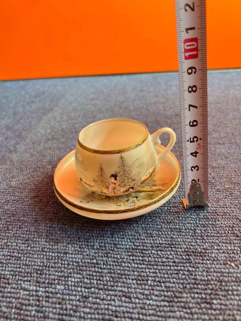 964 明治期 英国里帰り品 色絵陽刻美人富士文卵殻手 カップ＆ソーサー