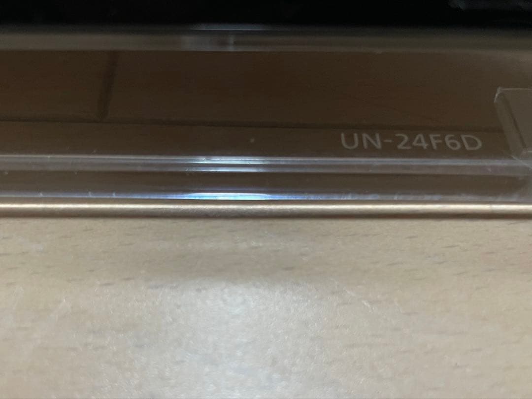 Panasonic UN-24F6D 24インチテレビ 本体