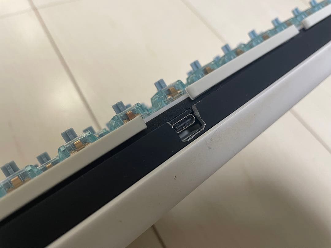 QK65 Black White 自作キーボード　ホットスワップ　メカニカル