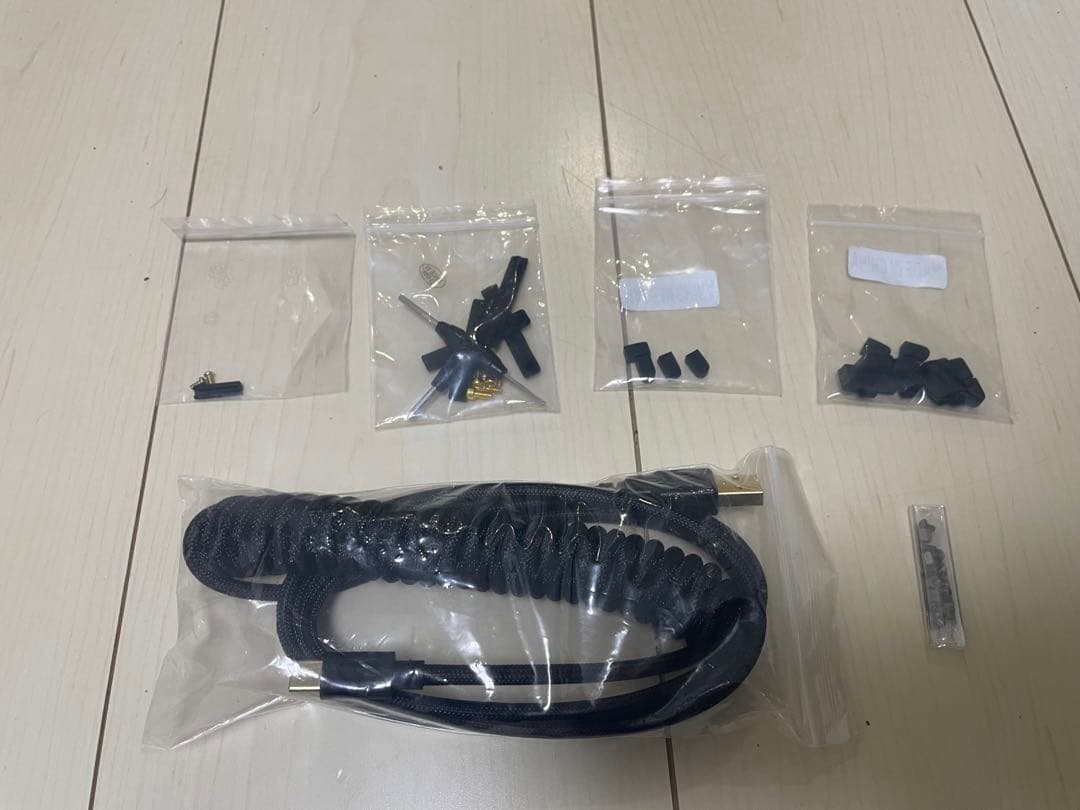 QK65 Black White 自作キーボード　ホットスワップ　メカニカル