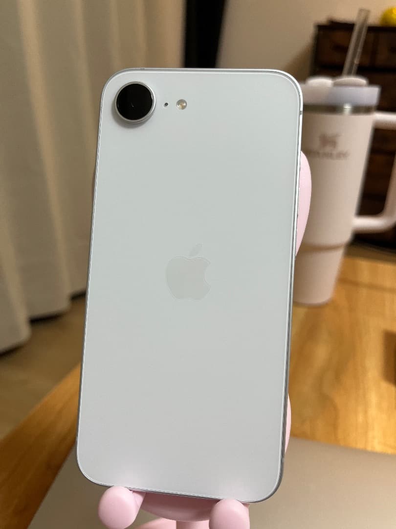 新品に近い 美品 iPhone 16e ホワイト 128GB バッテリー100% バッテリー100％】【美品】iPhone 16e｜128GB｜SIMフリー - メルカリ