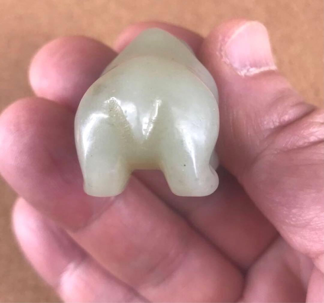 古玉石　《熊》置物 整理番号：AT133