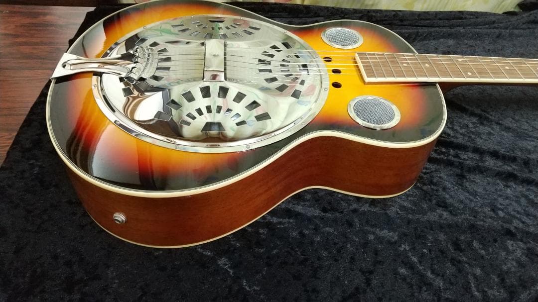 b リゾネーターギター（エレアコ） オールド・トーチ きれいです