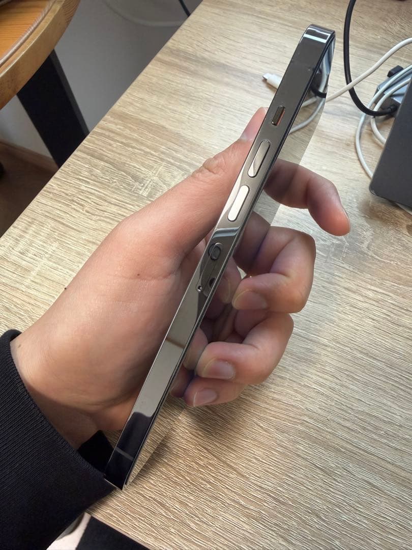 良品！　Apple iPhone 13ProMax