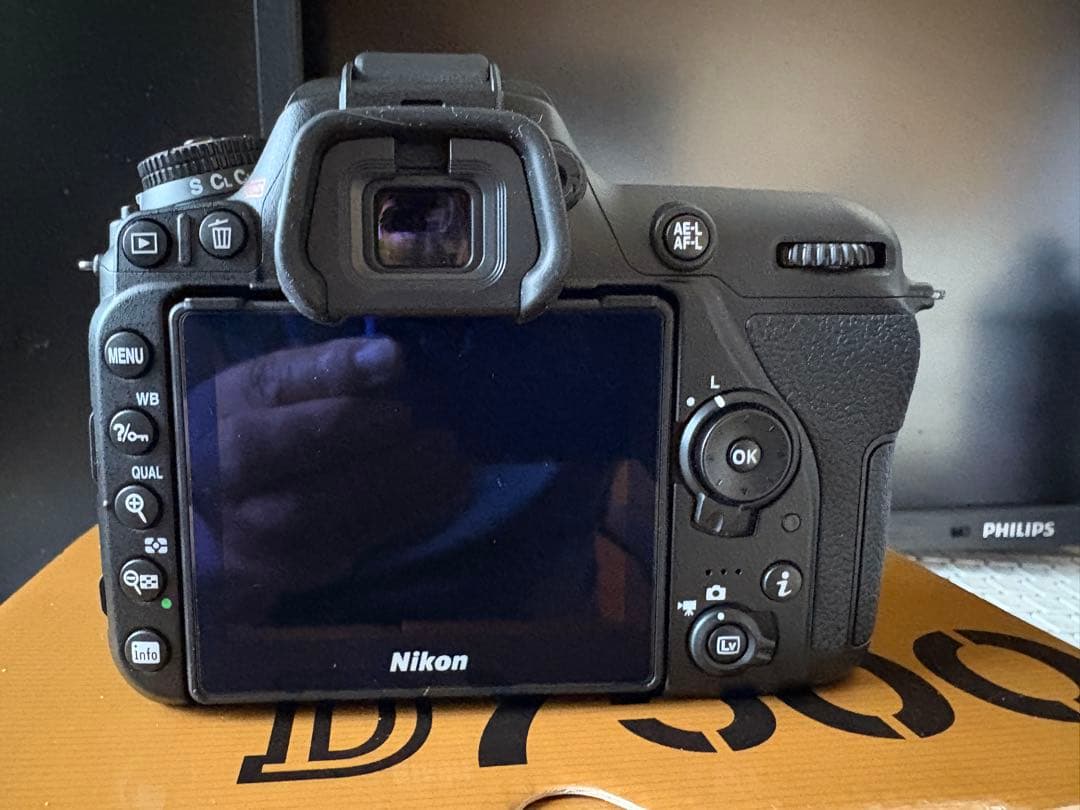 【程度極上・メーカー保証約2年付き】Nikon D7500 ショット数600枚