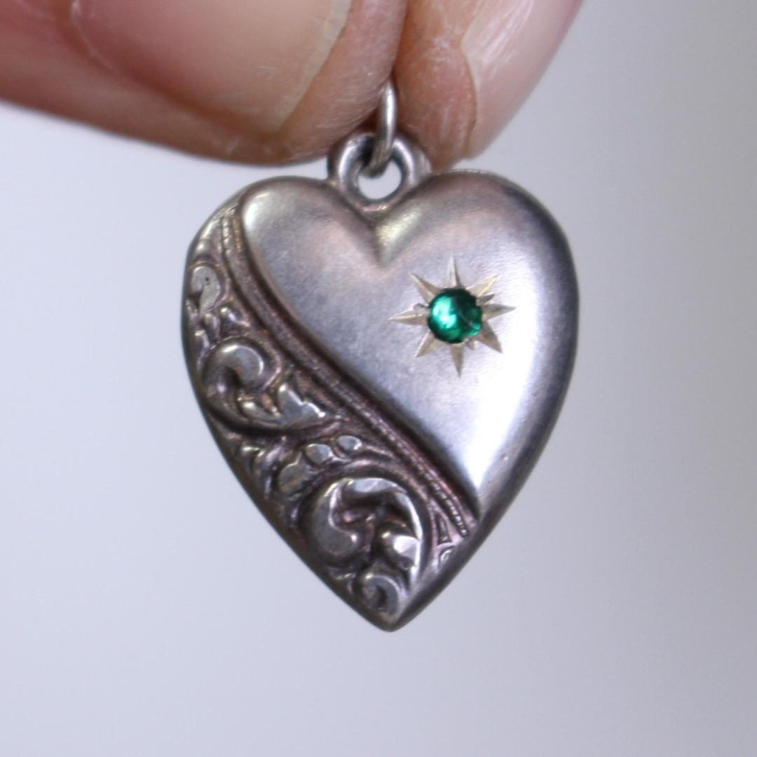 30s スウィートハートジュエリー ww2 パフィハート 緑 石 渦巻 波 唐草