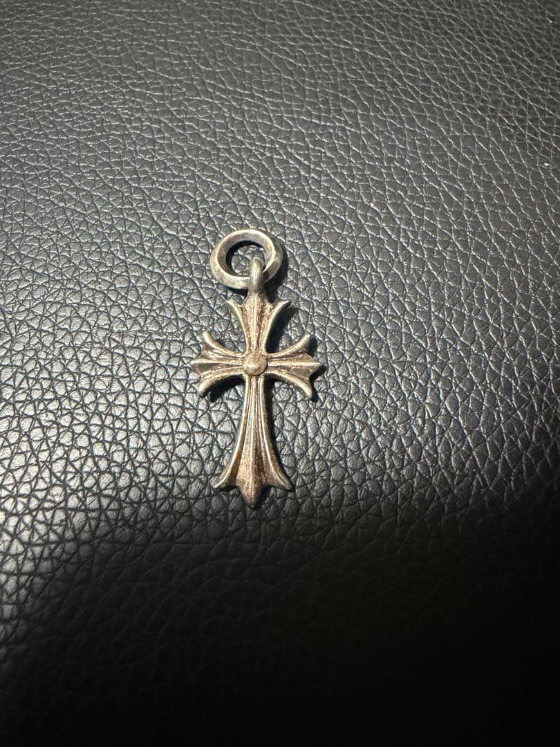 クロスペンダント 1995-2025 大切な女性にダイヤクロスネックレス