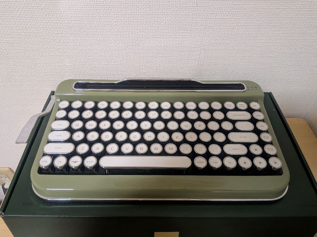 PENNA レトロタイプライター風キーボード（ワイヤレス）