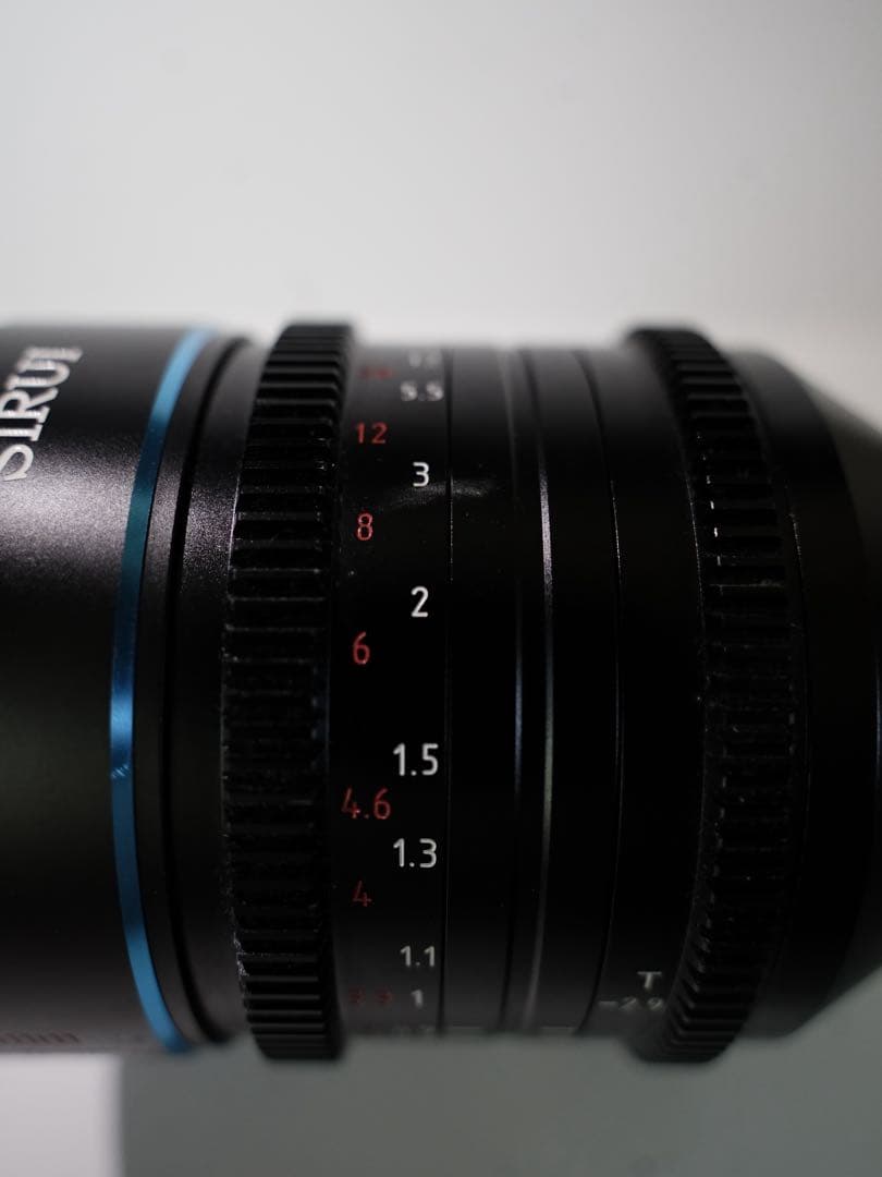 SIRUI 35mm T2.9 Anamorphic 1.6x フルサイズ(E)