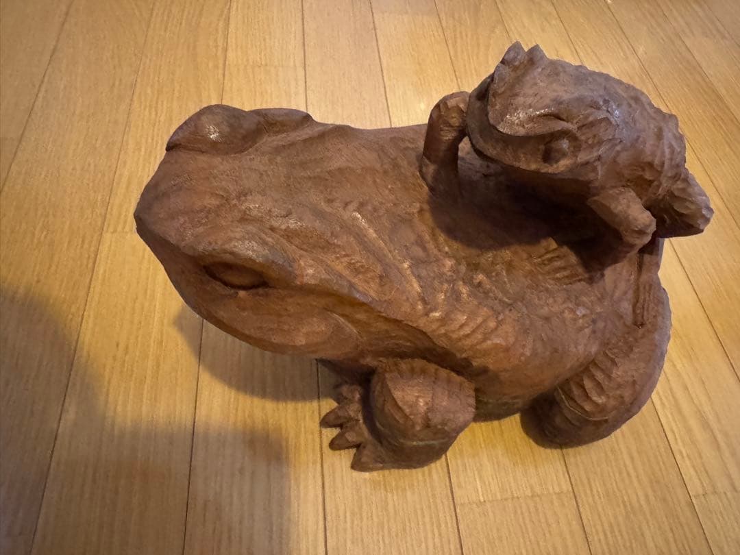金運・縁起物】木製カエル彫刻 大小セット