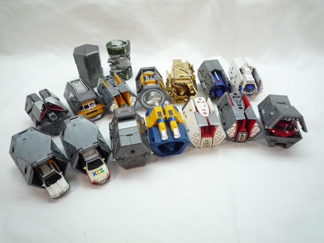 ポピニカ ウルトラマンガイア コンテナビークル シリーズセット - メルカリ