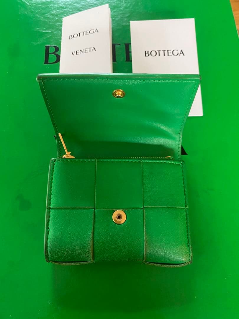Bottega veneta ボッテガヴェネタ カセット 三つ折り財布 グリーン