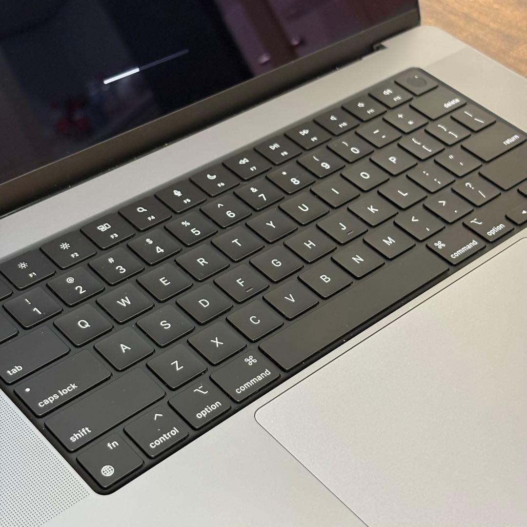 MacBook本体 MacBookPro 16 M1MAX 64GB 2TB US