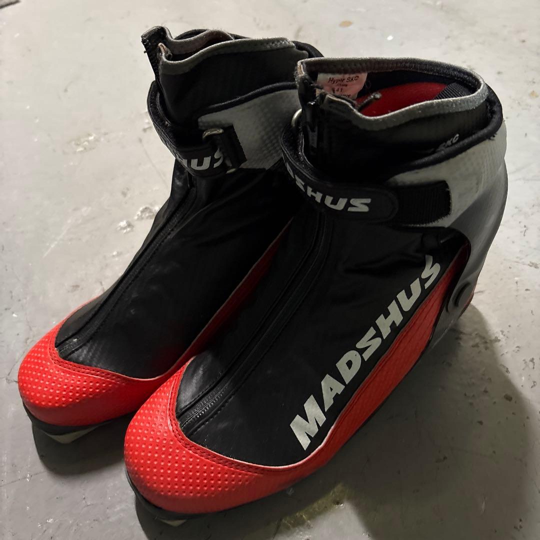 MADSHUS スキー用ブーツ 黒/赤 - メルカリ