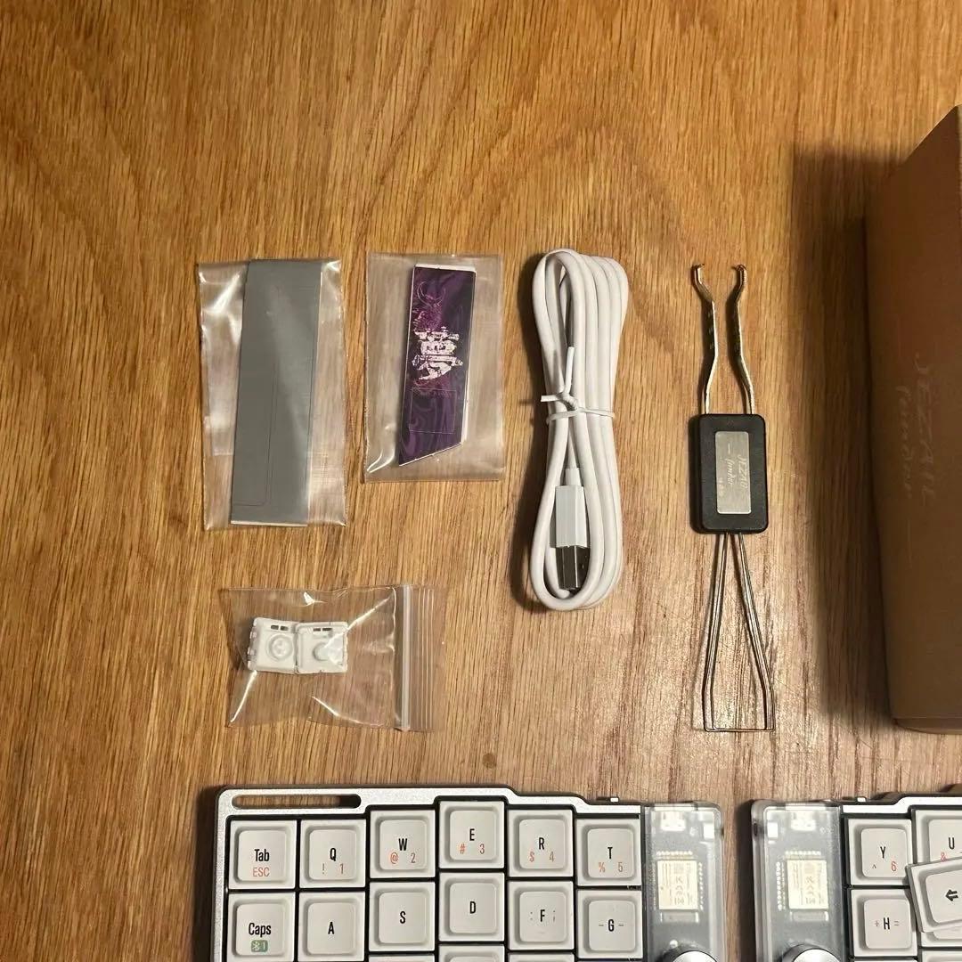 Cornix LP 無線分割キーボード シルバー+無刻印キーキャップ各 - メルカリ