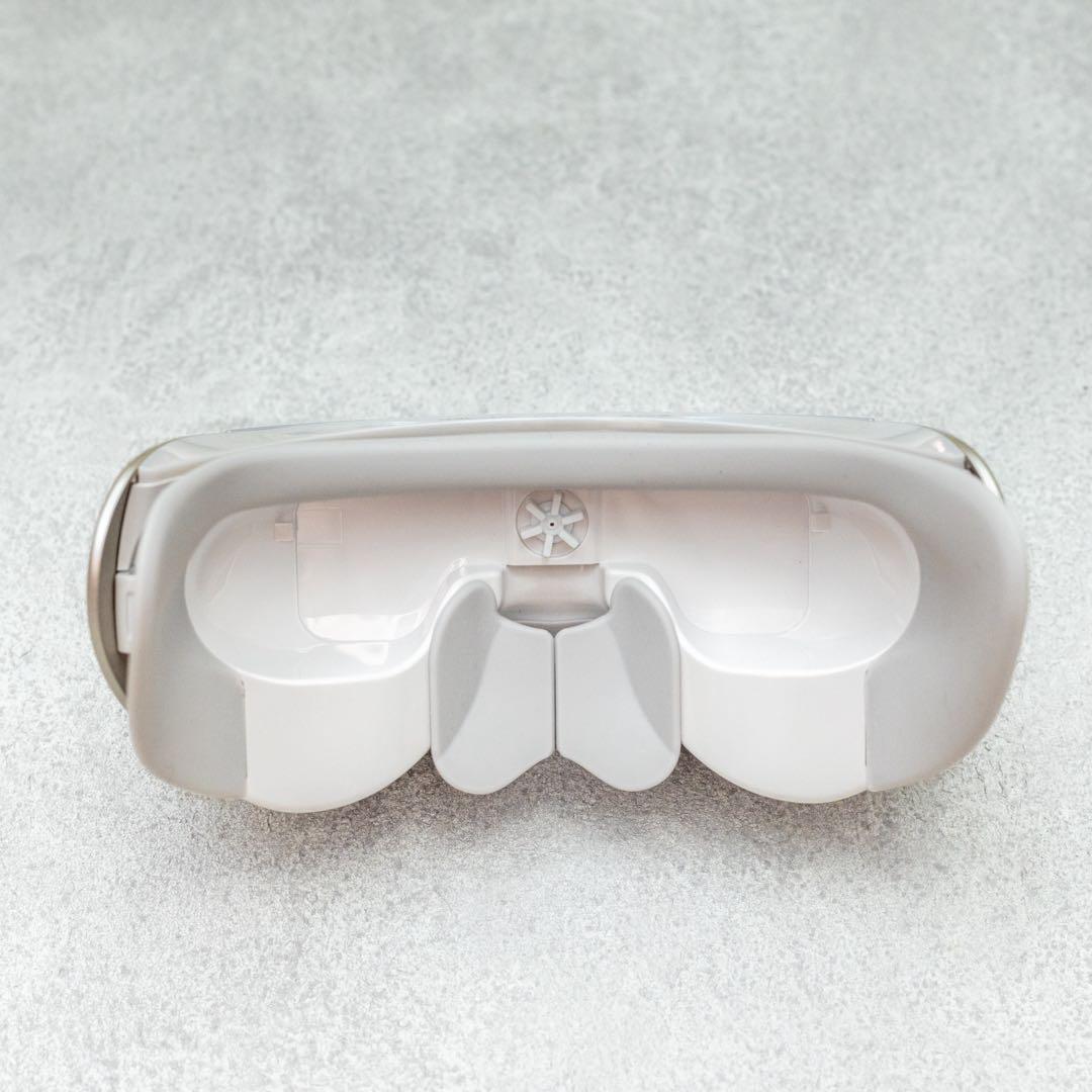 【新品同様】Panasonic 目もとエステ•マッサージャーEH-CSW68