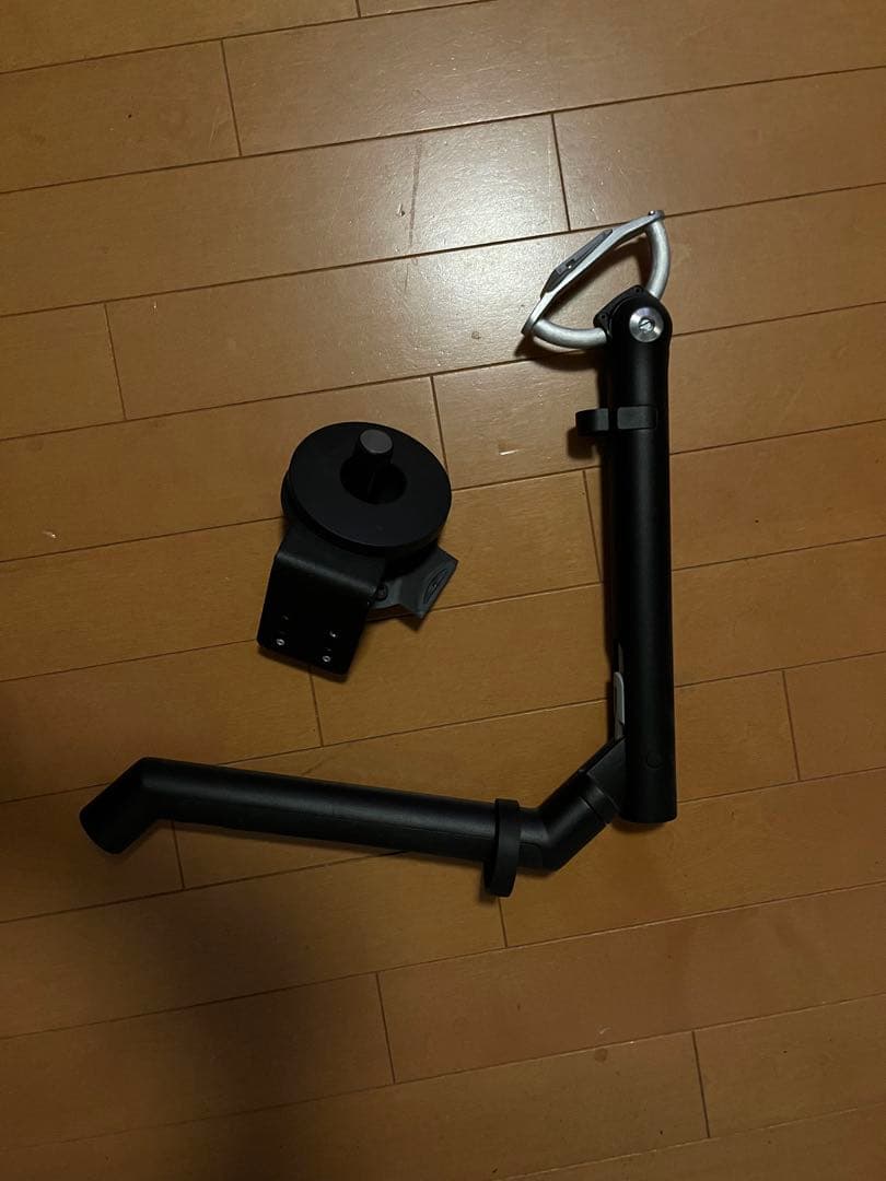 Flo Monitor Arm モニターアーム Flo Monitor Arm』レビュー｜台座がコンパクトな世界一美しいモニター