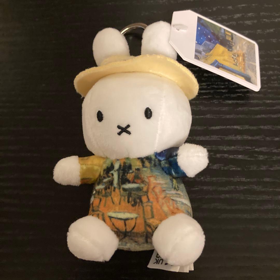 お買得 大ゴッホ展ミッフィー キーホルダー 夜のカフェテラス缶と