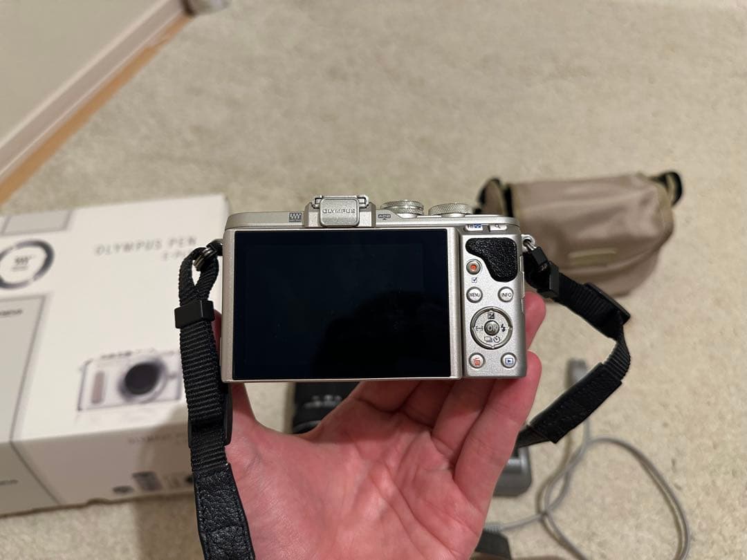 Olympus(オリンパス) PEN E-PL8 レンズ3種付き