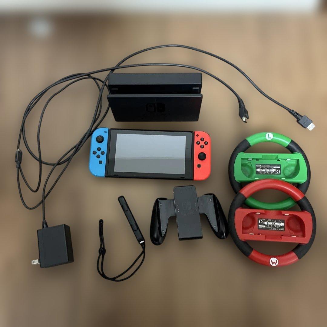 Nintendo Switch 本体 青/赤 Joy-Con 付属品付き - メルカリ