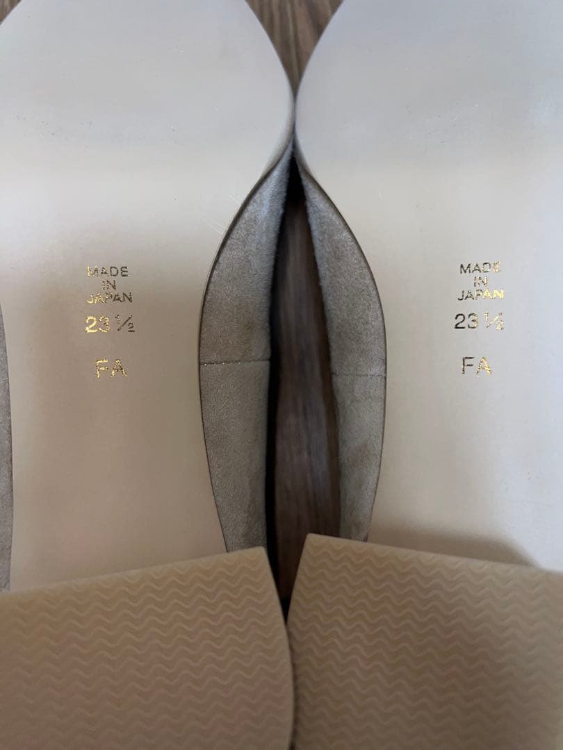 ダイアナ　リボン付き　ポインテッドトゥ　パンプス　23.5cm 箱付き