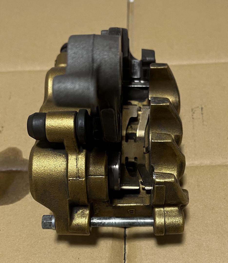 CB400SF・SB（ABS） NC42 前期 フロントブレーキキャリパー左右 - メルカリ