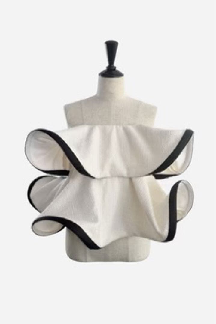 シェリエ Sheller BLOOM フリルデザイン トップス ホワイトブラック