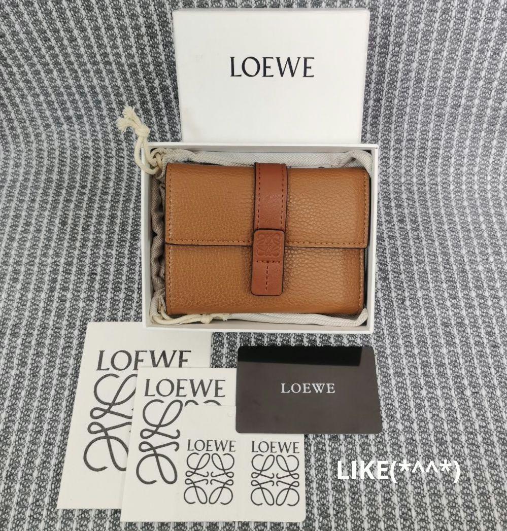 LOEWEロエベ レザー スモール バーティカルウォレット 三つ折