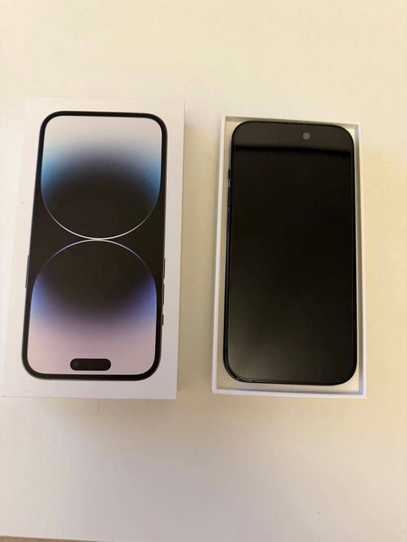 iPhone 14 Pro ブラック 黒　本体 256GB 背面割れ有り。