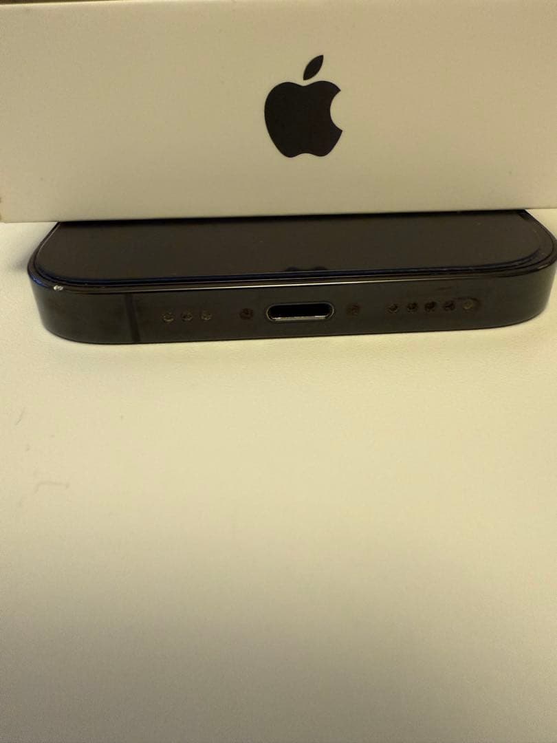 iPhone 14 Pro ブラック 黒　本体 256GB 背面割れ有り。