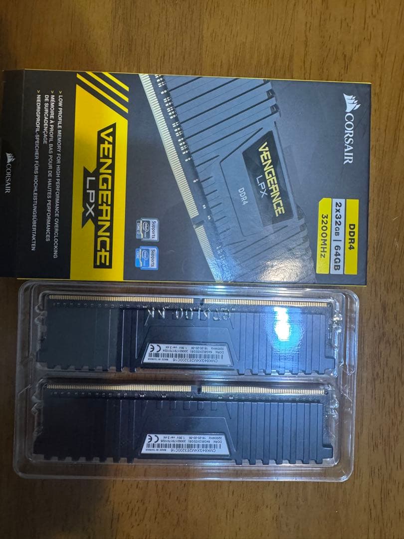 メモリー Corsair LPX DDR4 64GB (2x32GB) 3200MHz