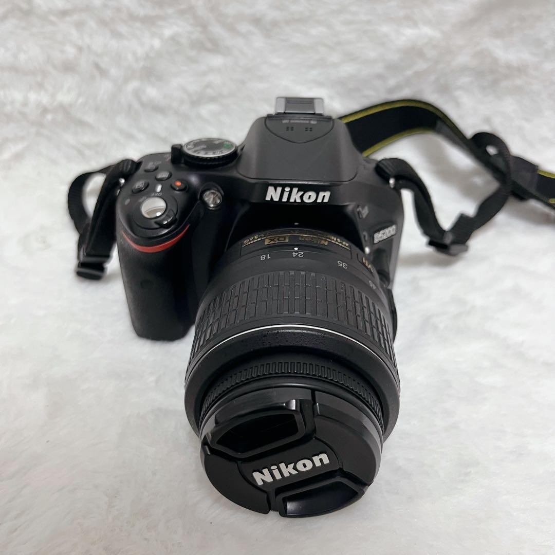 【極美品】Nikon D5200 ダブルズームキット デジタル一眼レフカメラ
