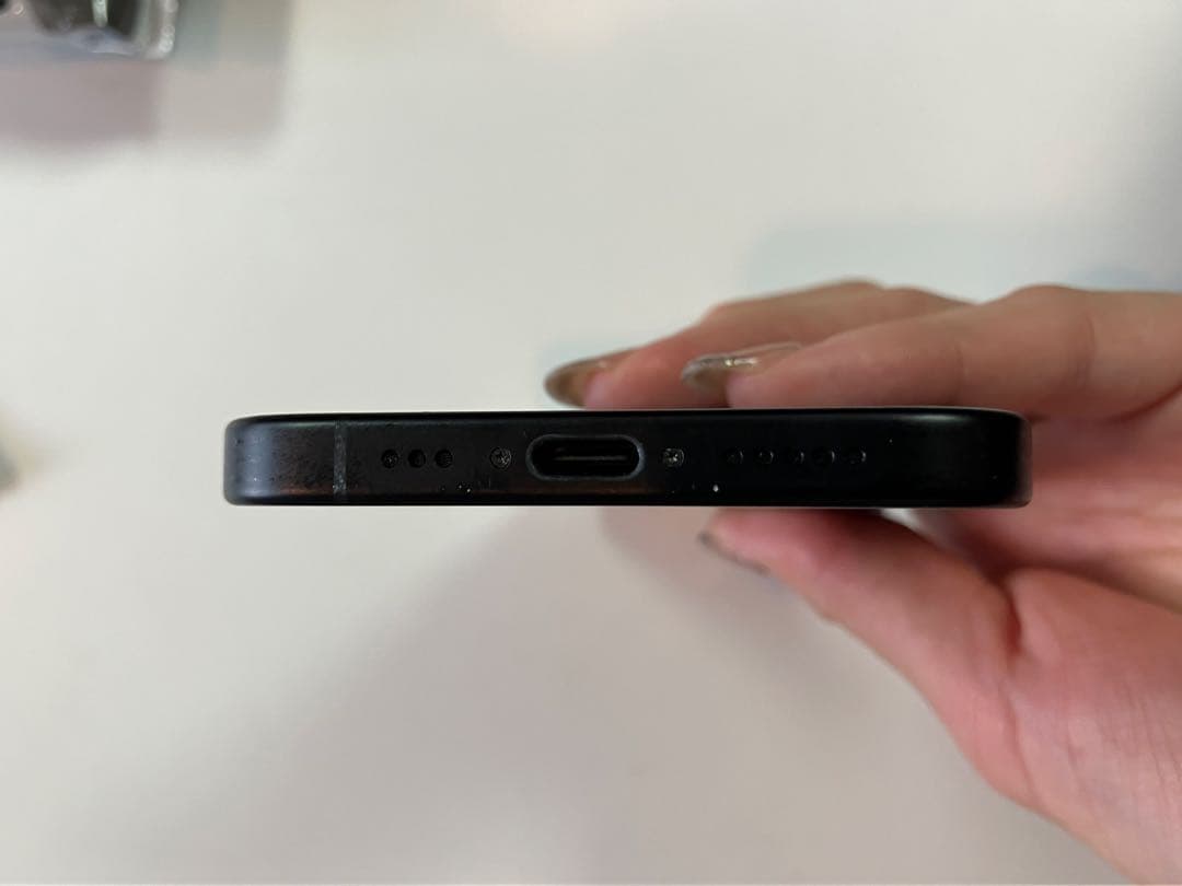 iPhone16 128GB ブラック 美品 SIMフリー 【即決で値下げ可】