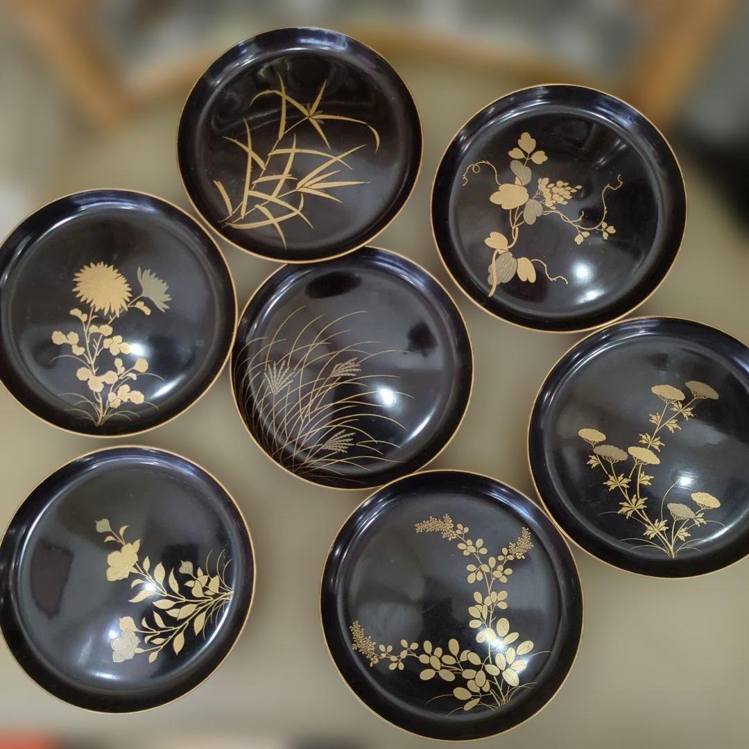 骨董　木皿　蒔絵　図変わり　草花　漆器　金彩　盆　丸盆　7枚 紀州塗り お盆 トレー 10寸 30cm 丸盆 溜 山路 金蒔絵 盛絵 和風 和室