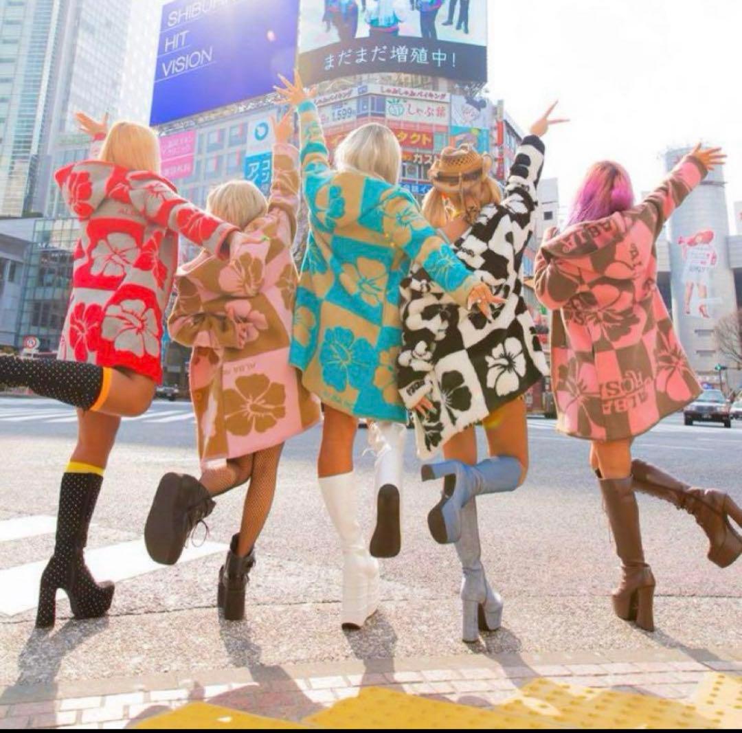 アルバローザ ALBAROSA 升目コート 赤ミドル丈 - メルカリ