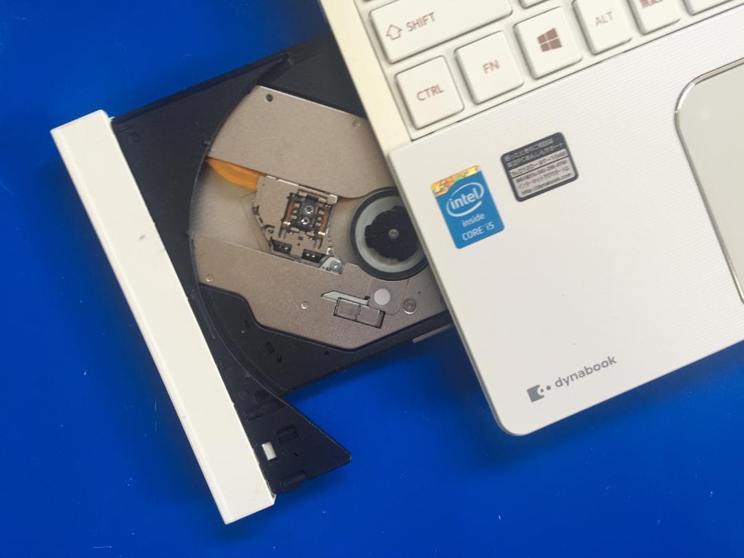 東芝 dynabook T554/56 15.6型液晶 フルサイズノートパソコン