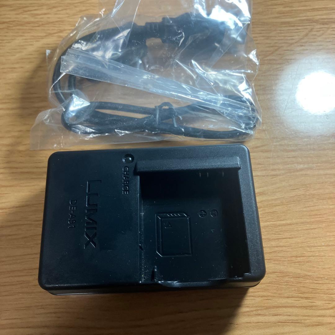 パナソニック LUMIX DMC-S1