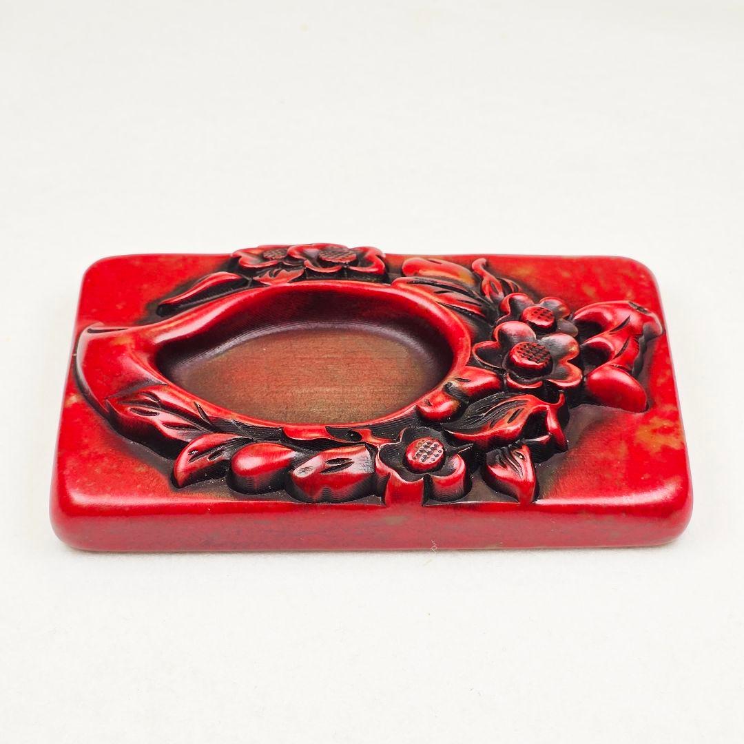 古文房具 鶏血石 鶏血玉 高浮彫 梅花仙桃紋 筆添 石硯 程良制在銘 古文房具 鶏血石 鶏血玉 高浮彫 梅花仙桃紋 筆添 石硯 程良制在銘