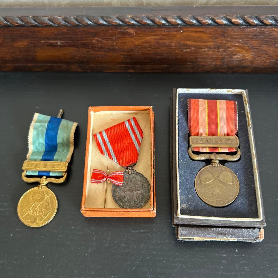 日本軍 勲章 徽章 功七級金鵄勲章 支那事變従軍記章等 11点