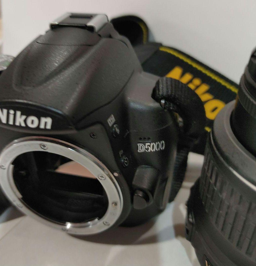 【美品】ニコン カメラ Nikon D5000　一眼レフ　動作確認済