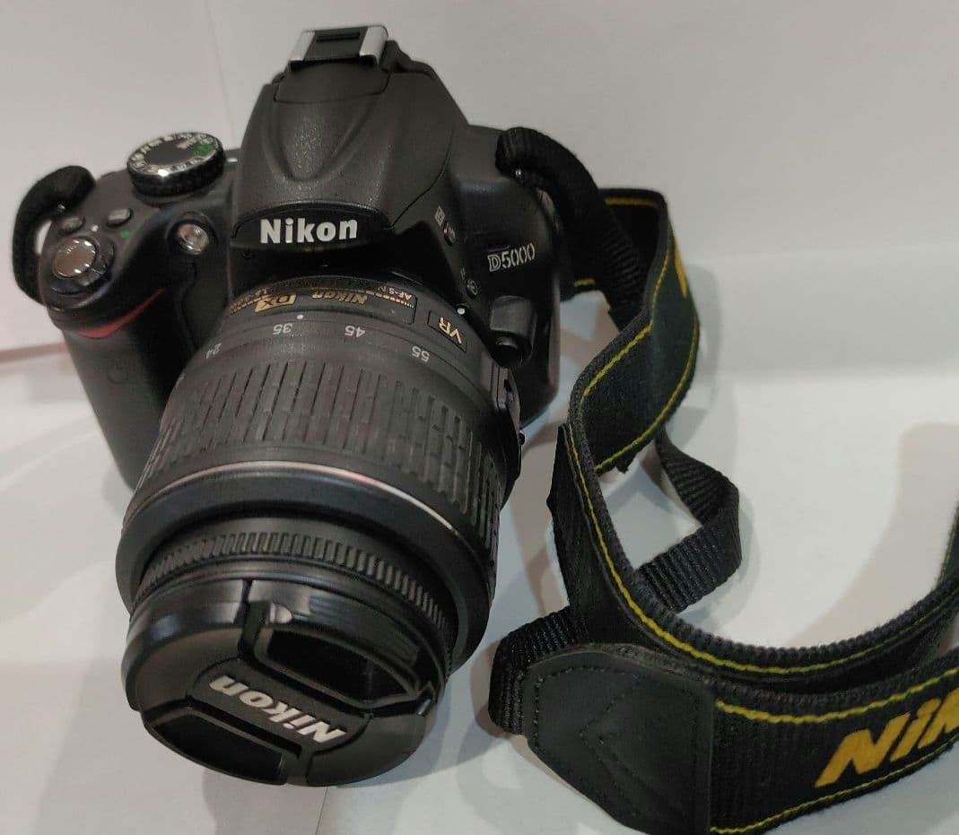 【美品】ニコン カメラ Nikon D5000　一眼レフ　動作確認済