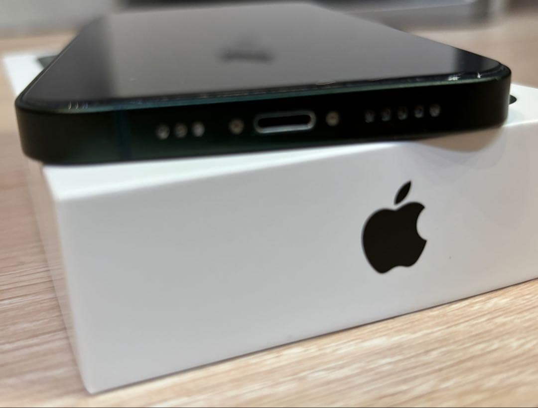 【週末セール】美品iPhone13 グリーン256GB SIMフリー 付属品新品