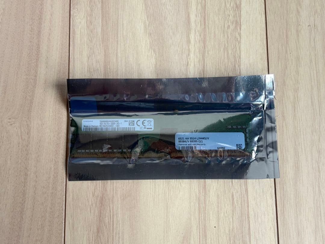 Samsung 16GB DDR4 3200MHz メモリ
