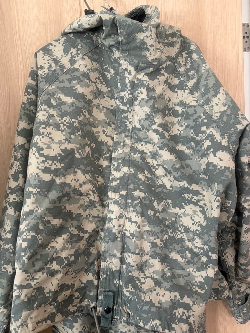 米軍実物 UCP迷彩NBCスーツ - メルカリ
