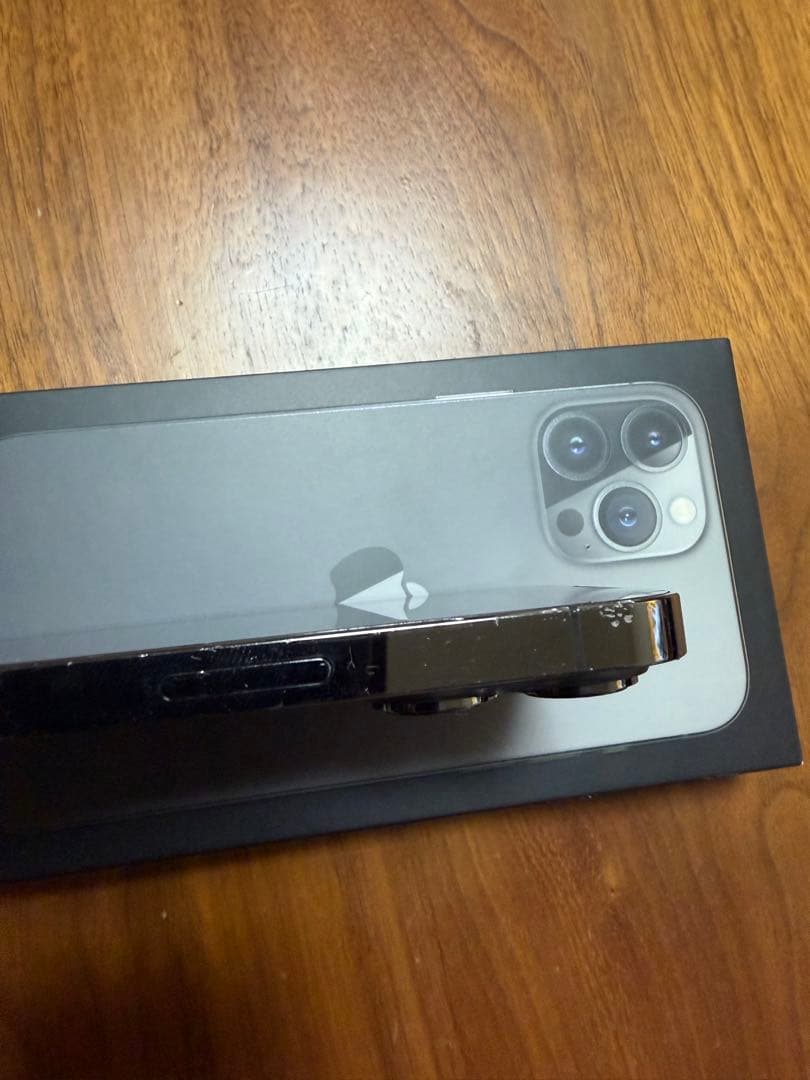 ナッカム(iPhone13Pro Max 1TB simフリー　画面割れ)