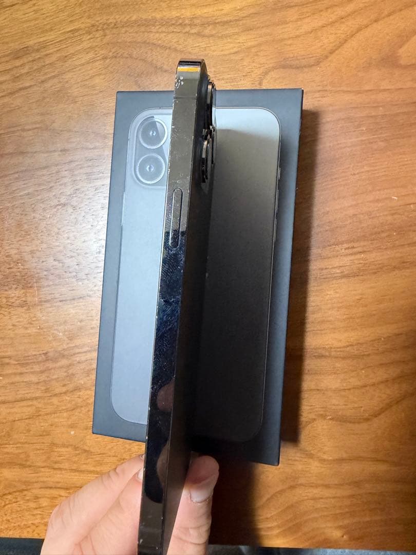 ナッカム(iPhone13Pro Max 1TB simフリー　画面割れ)