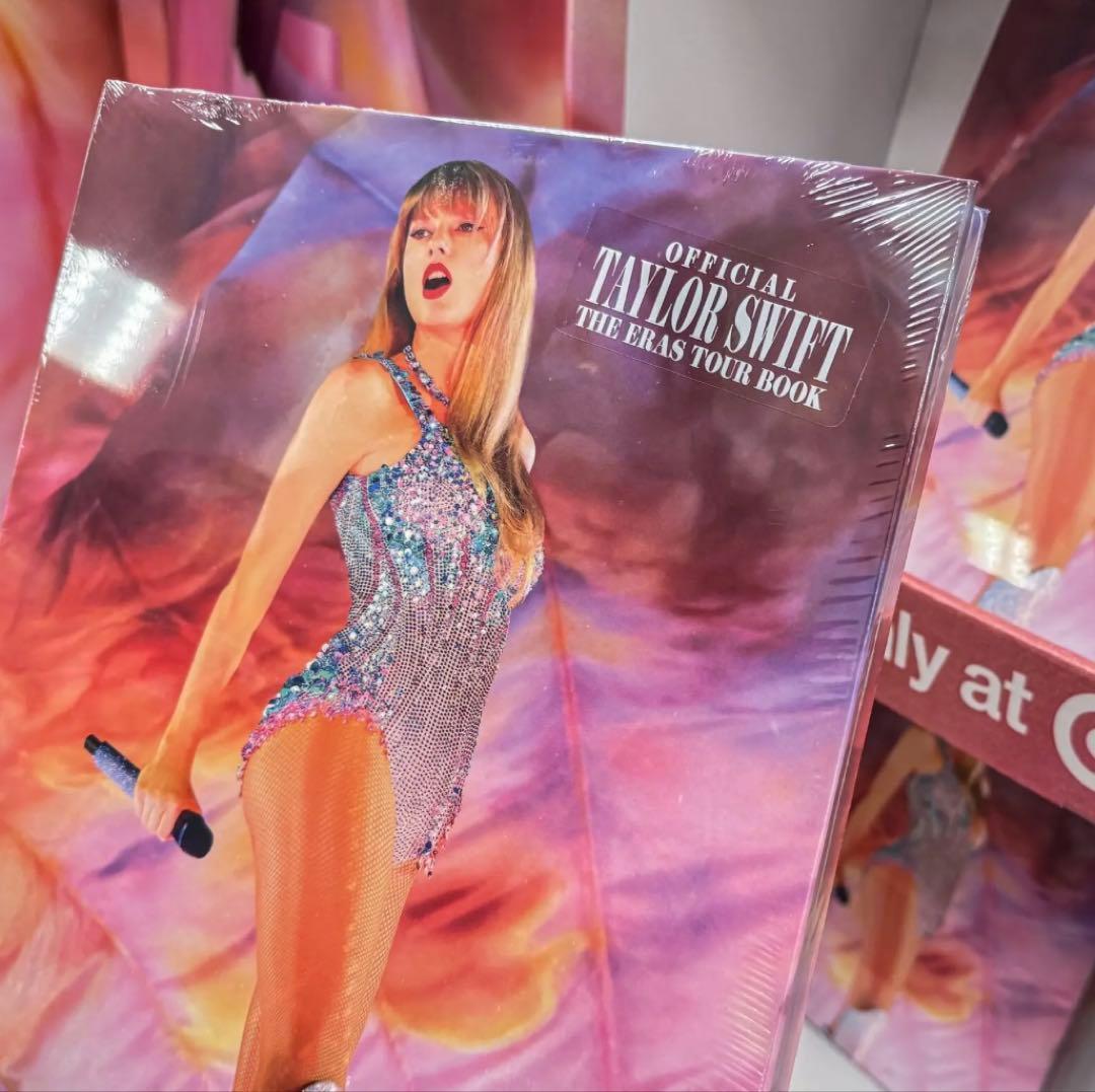 米国Target限定！テイラースウィフトツアーブック Taylor Swift アート